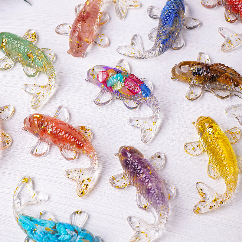 Natural crystal stone koi drop glue small fish decoration goldfish small gift car decoration resin decoration